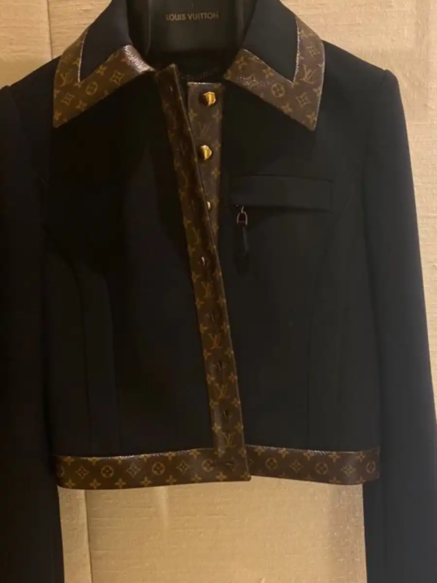Jacket after professional inner lining replacement